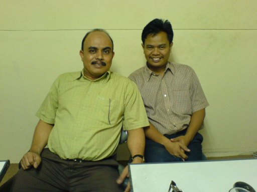 Pak Em-em ama Pak Dedi