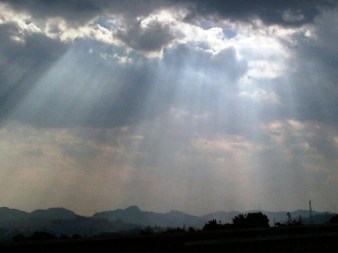 opening_sky_by_firstavina-d3kifzc